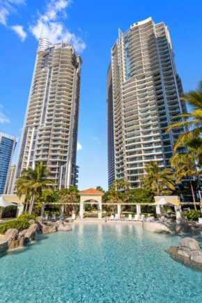 Holiday Holiday Chevron Renaissance Apartments, Surfers Paradise